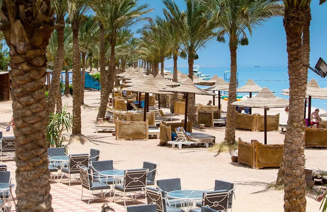 Hostgool Beach Chalets Mirage Bay Resort & Aqua Park-1